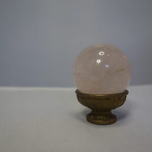 SPHERE EN QUARTZ ROSE PETIT FORMAT
